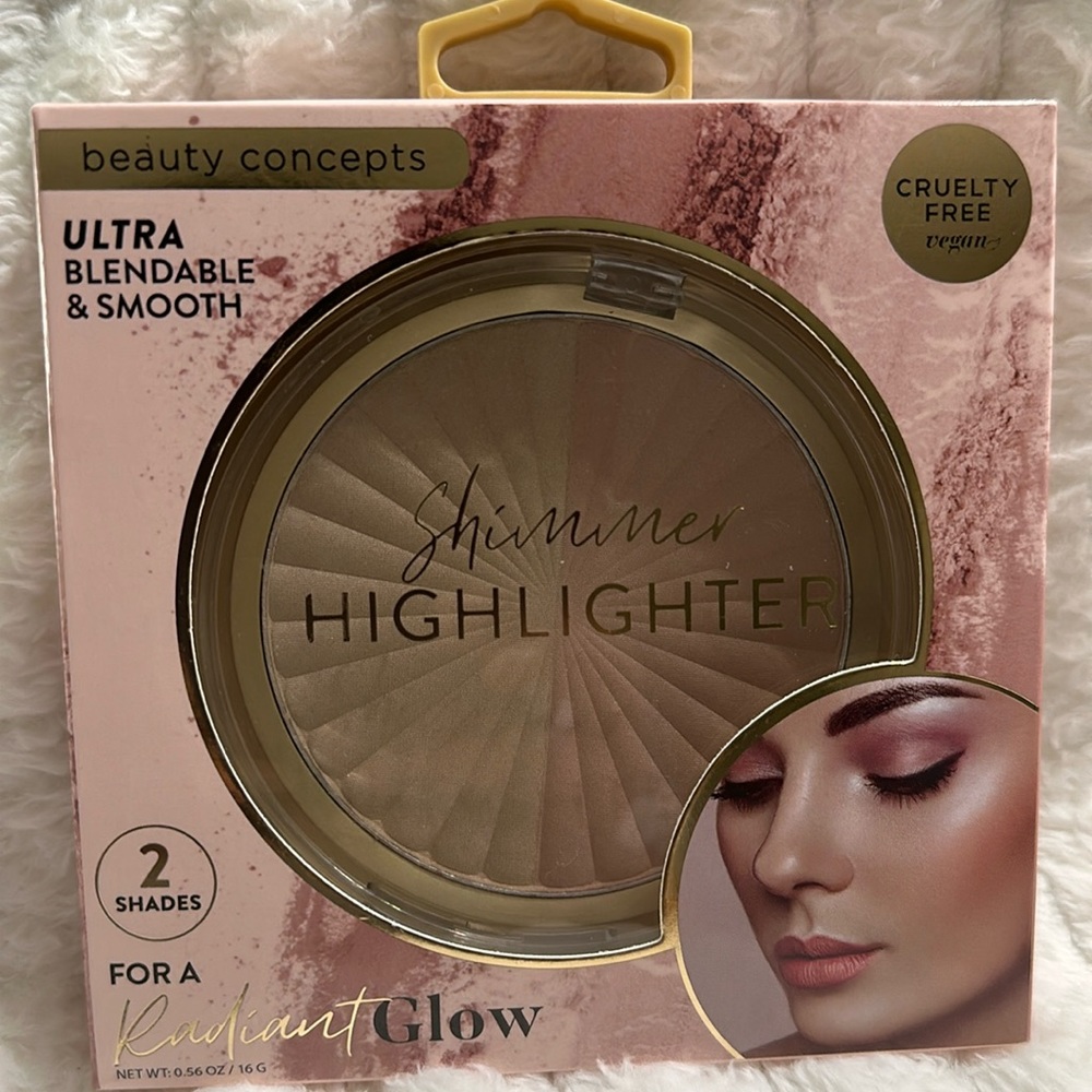 Beauty Concepts Ultra Blendable & Smooth Shimmer Highlighter with Radiant Glow.